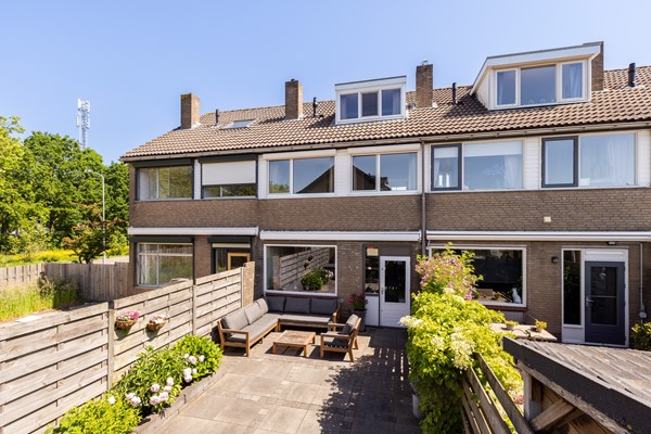 Foto - Te koop: Nette tussenwoning in het gezellige Klundert!